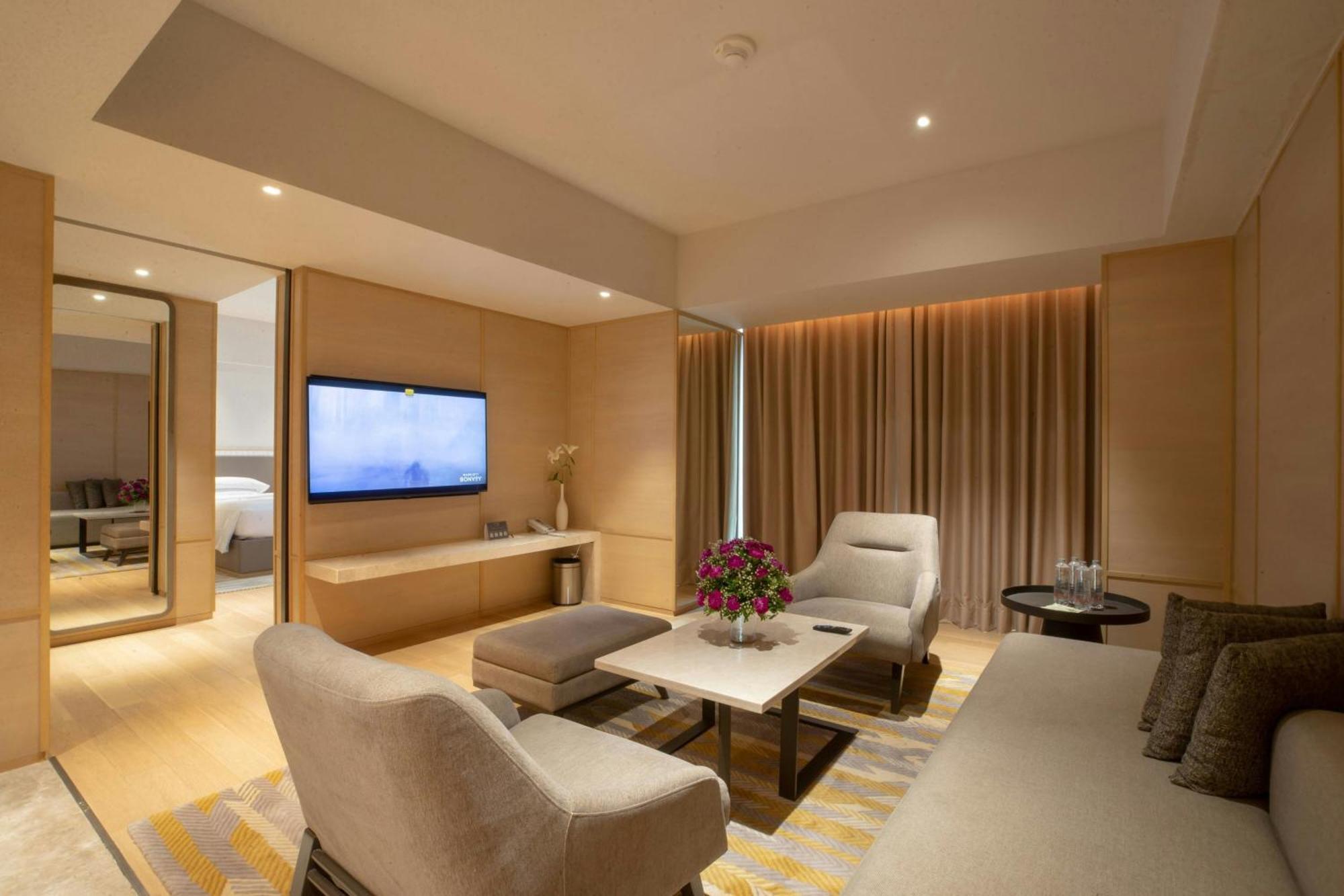 होटल Courtyard By Marriott Sindhu Bhavan Road